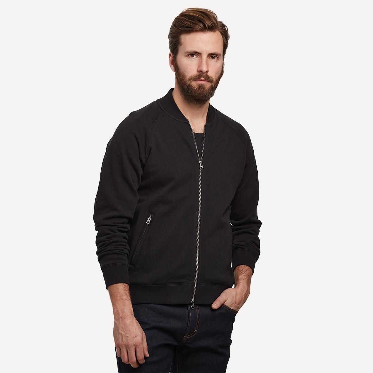Frank & Oak présente The Black Serie, une façon locale de voyager avec style
