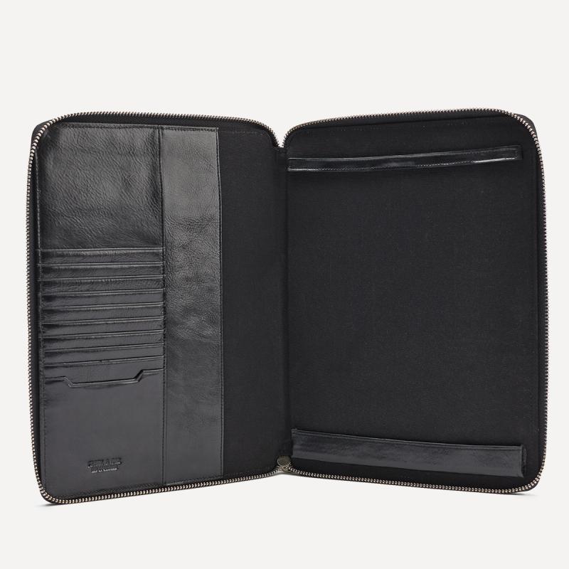 Frank & Oak présente The Black Serie, une façon locale de voyager avec style