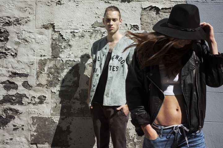 Loud Lary Ajust collabore avec Le Protocole Outlook pour notre plus grand plaisir!