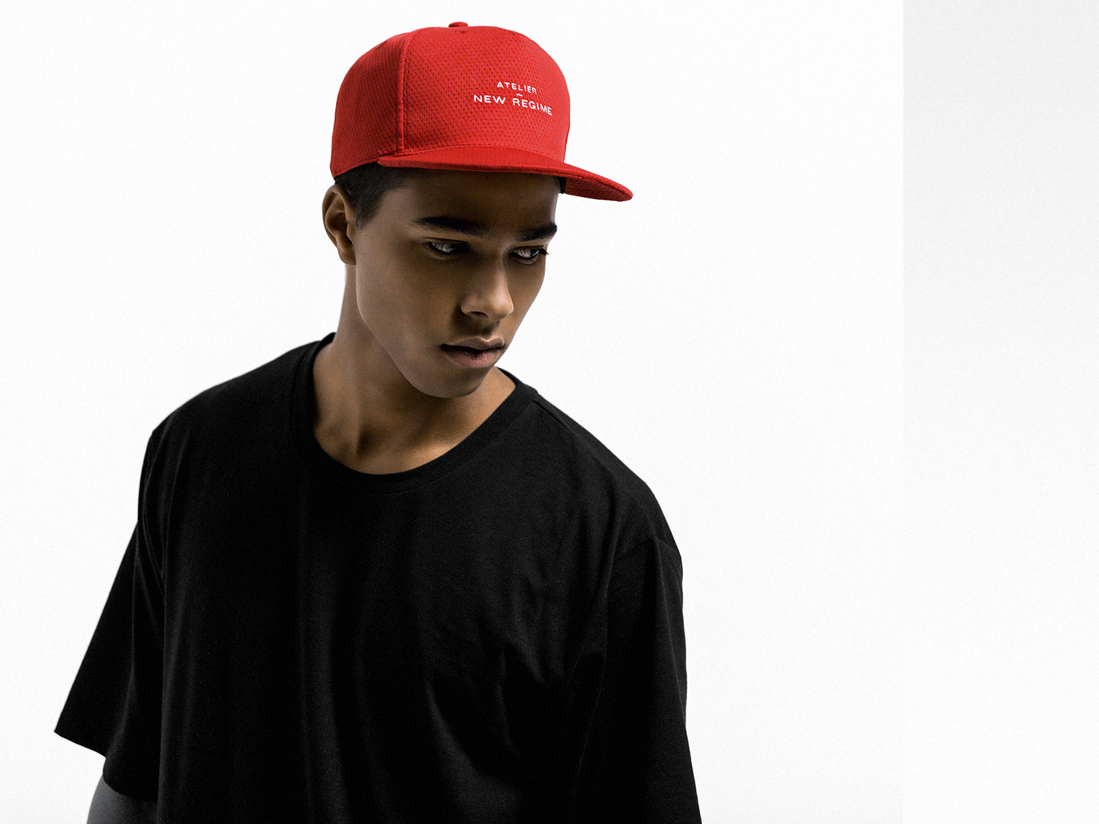 Atelier New Regime nous propose un lookbook audacieux pour la saison printemps-été 2015