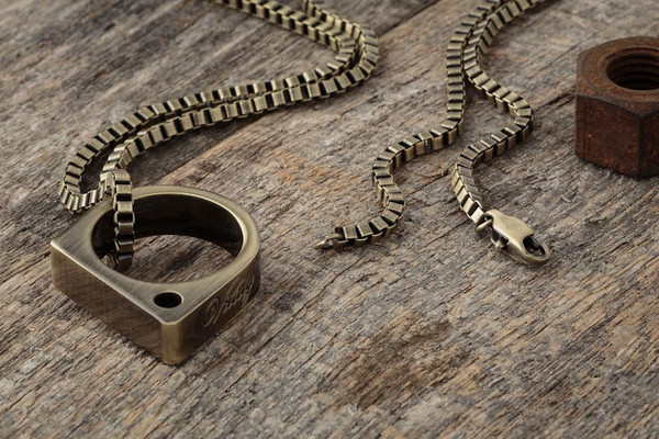 Vitaly Design, des bijoux edgy, mais classiques, à porter tous les jours