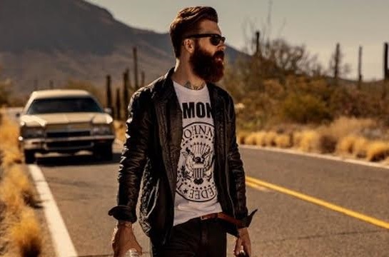 Comment porter son t-shirt de band au bureau
