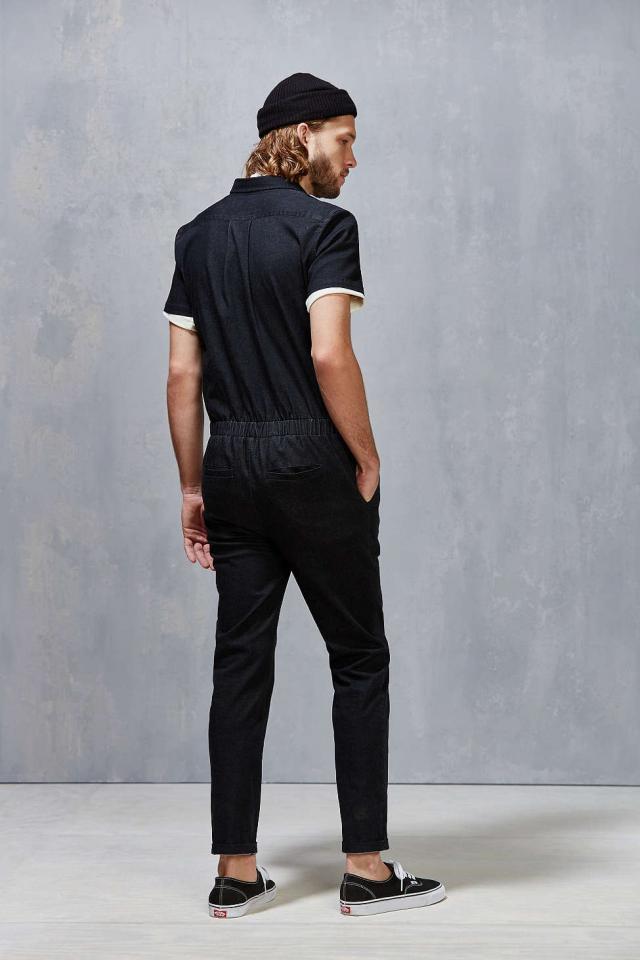 Osez la combinaison de travail détournée, pour un look fashion chez l'homme urbain