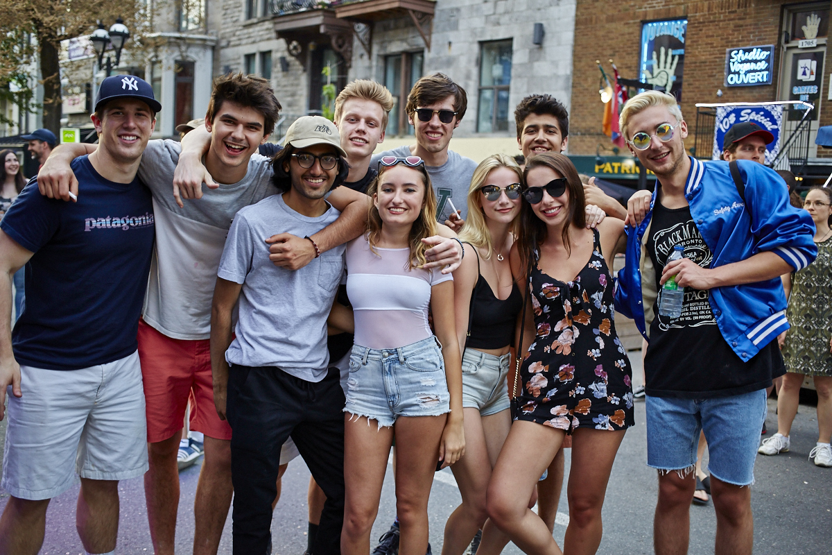 Chaleur, musique et beau monde à l&rsquo;ouverture des terrasses St-Denis présenté par Osheaga