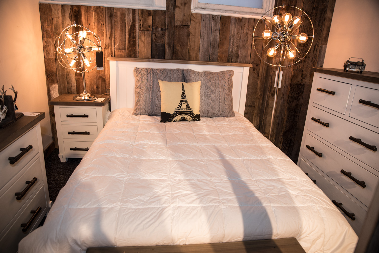 Ouverture de la chic et lumineuse boutique Bois & Cuir à Westmount