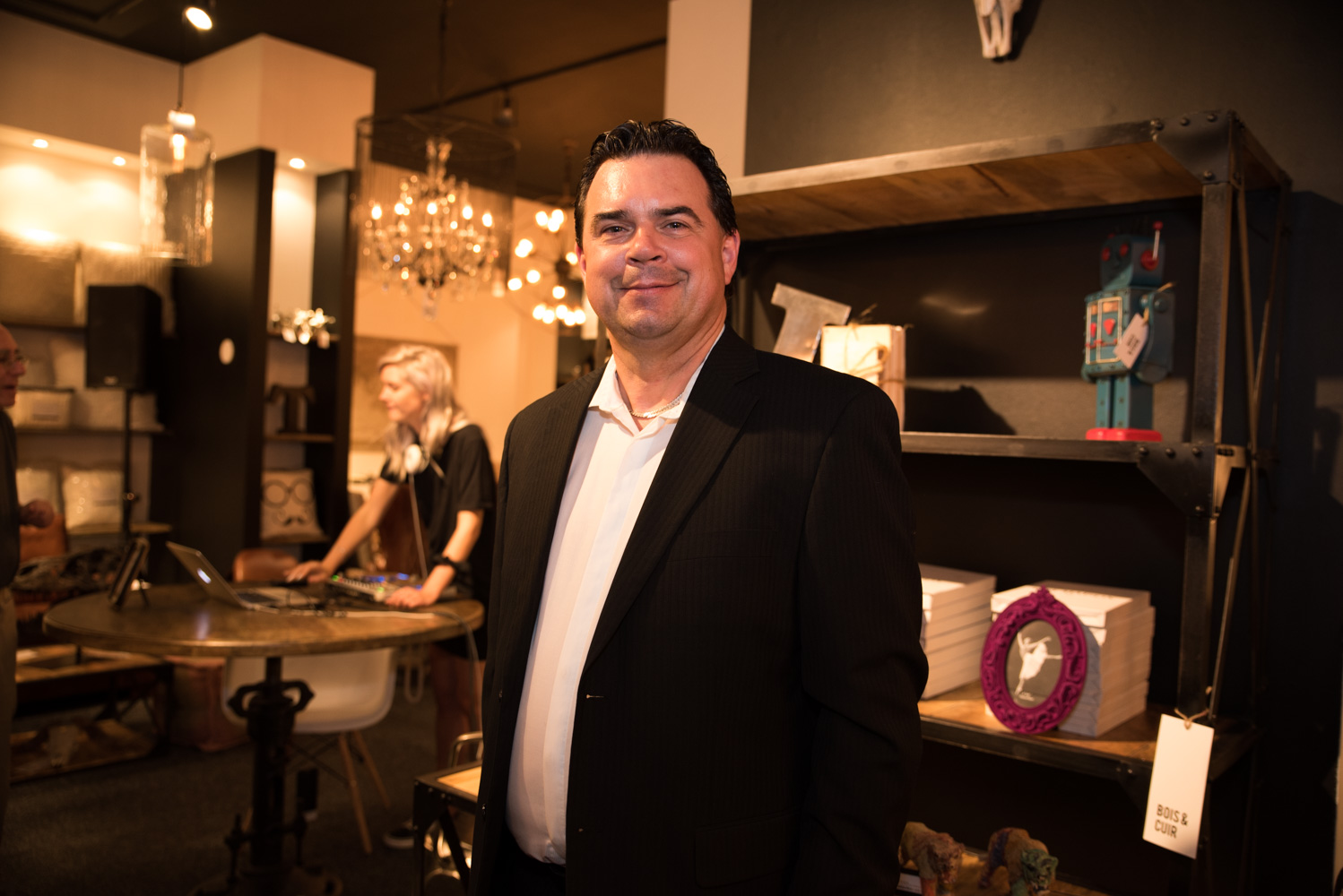 Ouverture de la chic et lumineuse boutique Bois & Cuir à Westmount