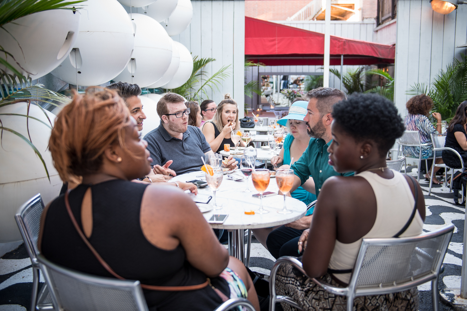 La terrasse de Chez Ma Grosse Truie Chérie est (enfin!) ouverte!