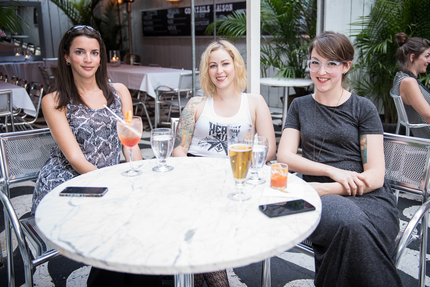La terrasse de Chez Ma Grosse Truie Chérie est (enfin!) ouverte!