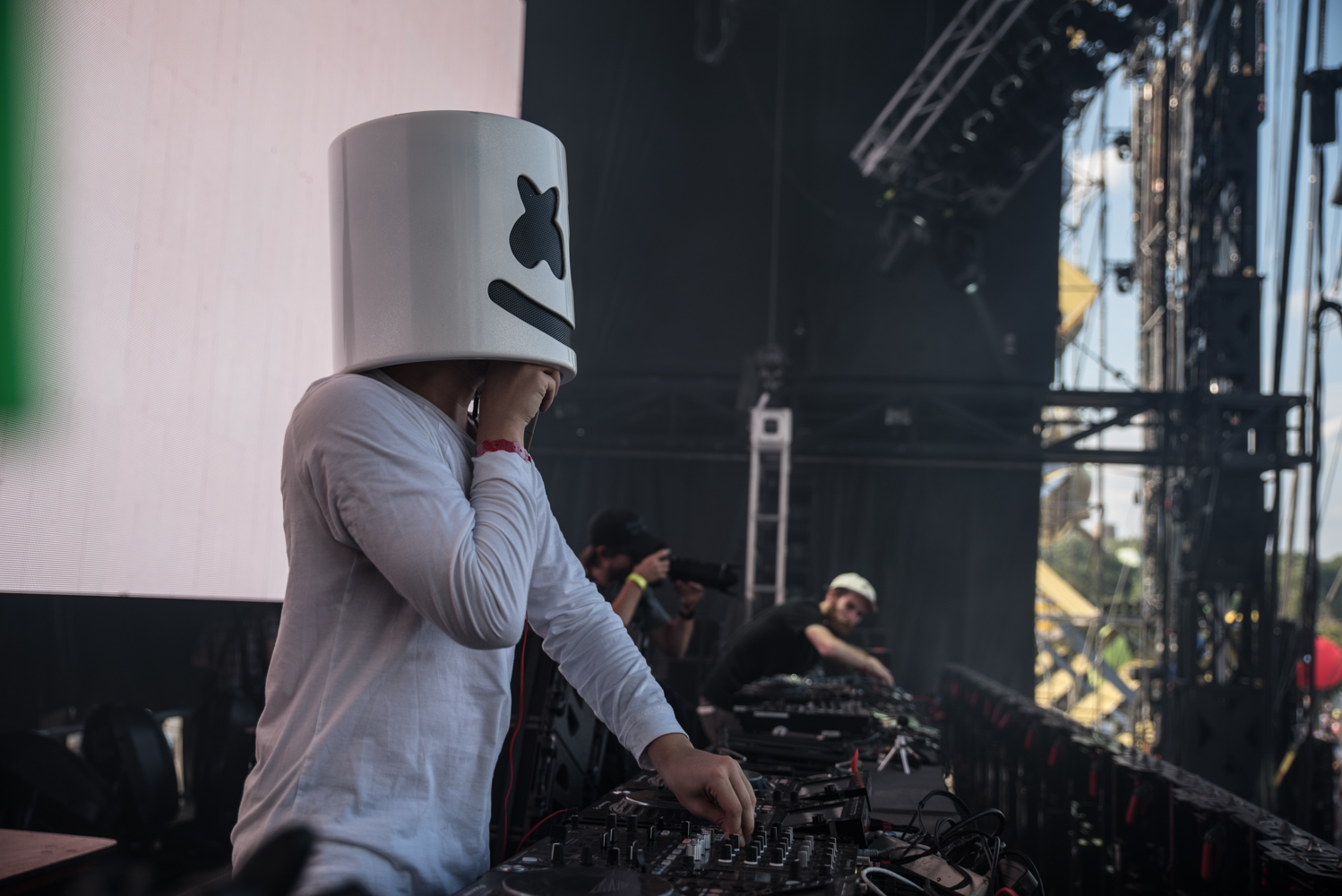 ÎleSoniq, deux jours de musique électro, de soleil, de chaleur et du monde crazy