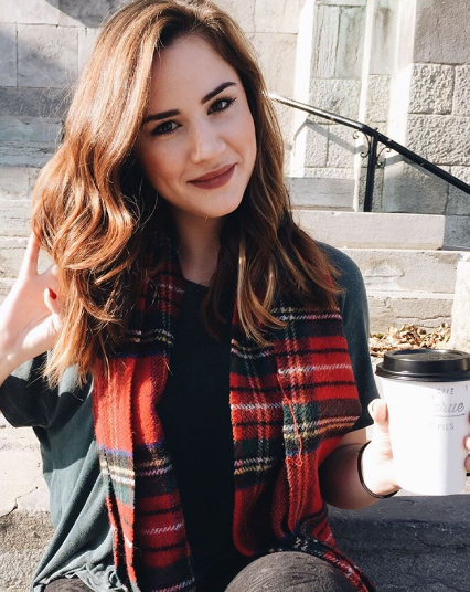 Simone Fortin, la jolie youtubeuse, animatrice et blogueuse [Girl Crush 103]