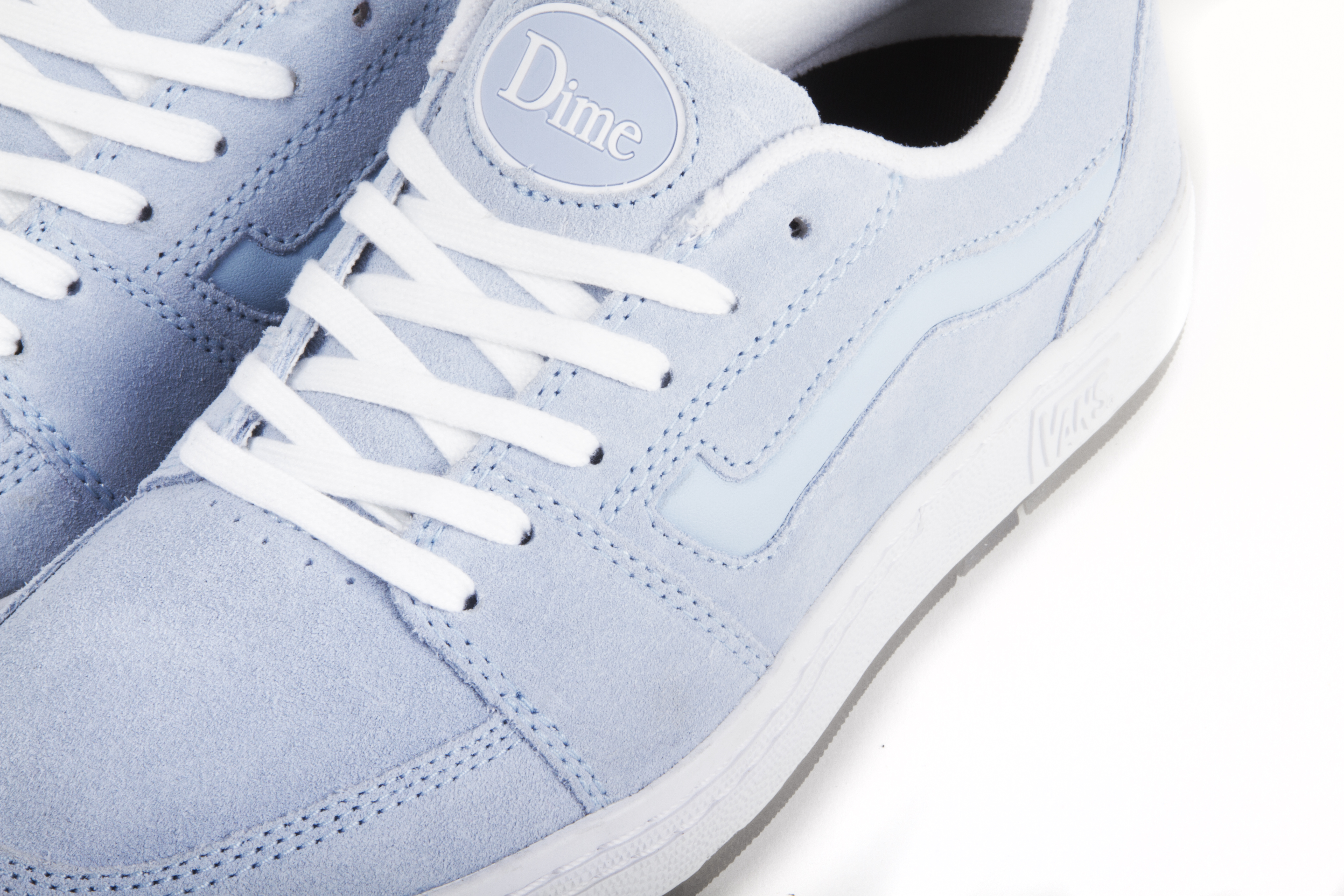 Dime lance trois souliers exclusifs avec Vans et ouvre un pop-up shop!