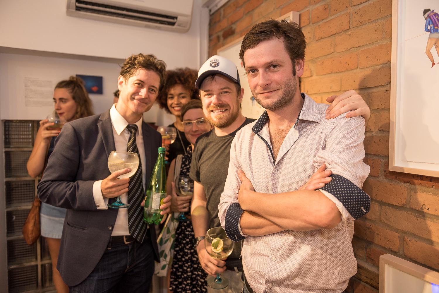 La Galerie Youn était pleine à craquer de drink, de chaleur et d&rsquo;artistes!