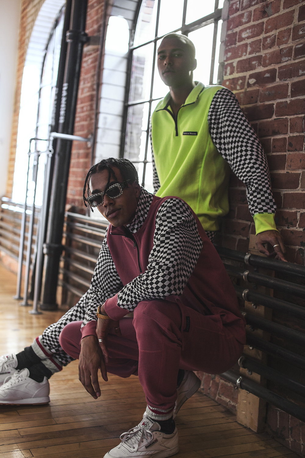 Streetwear et underground maîtres mots de la nouvelle collection de Raised By Wolves