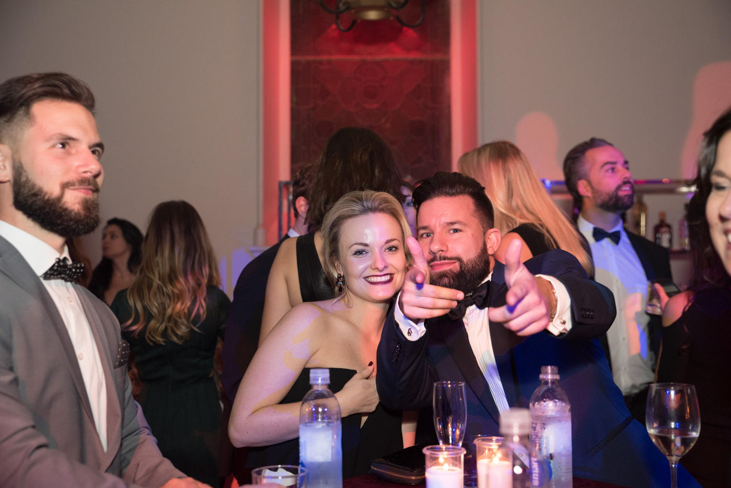 Ton Barbier au Bal Let's Bond 2016, voyez les plus beaux looks [Photos]