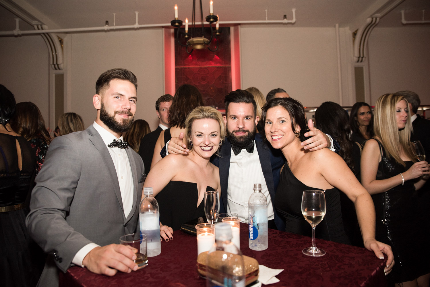 Ton Barbier au Bal Let's Bond 2016, voyez les plus beaux looks [Photos]