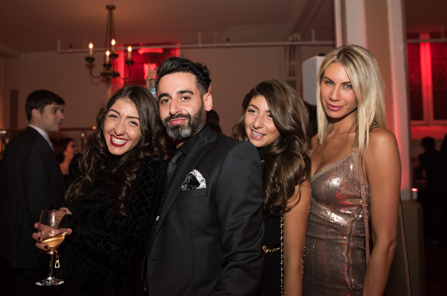 Ton Barbier au Bal Let's Bond 2016, voyez les plus beaux looks [Photos]