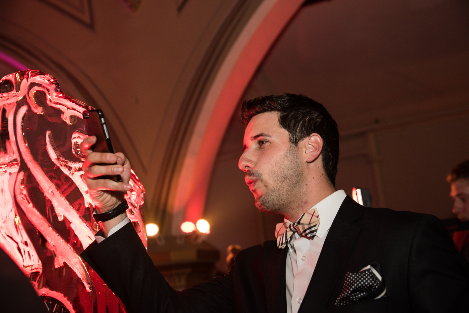 Ton Barbier au Bal Let's Bond 2016, voyez les plus beaux looks [Photos]