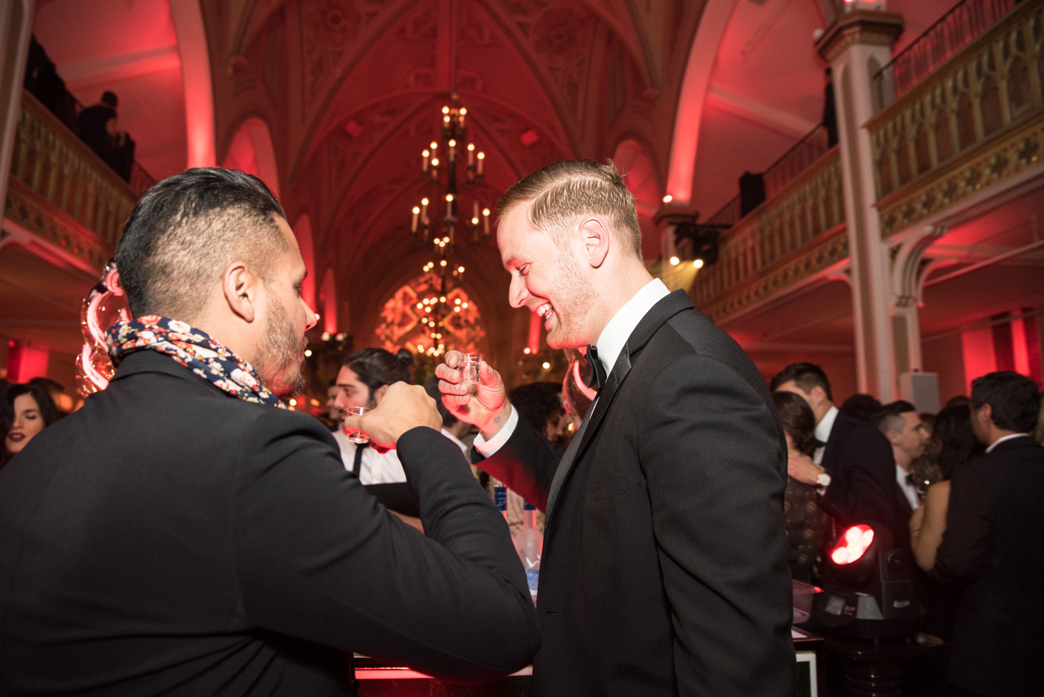 Ton Barbier au Bal Let's Bond 2016, voyez les plus beaux looks [Photos]