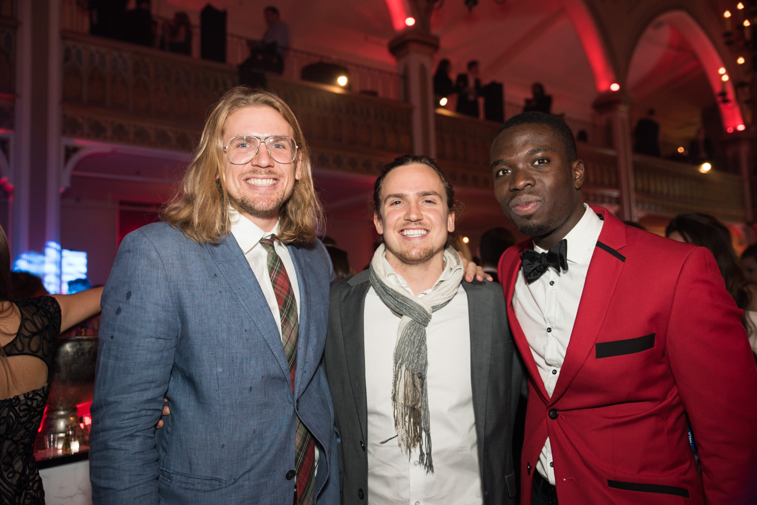 Ton Barbier au Bal Let's Bond 2016, voyez les plus beaux looks [Photos]