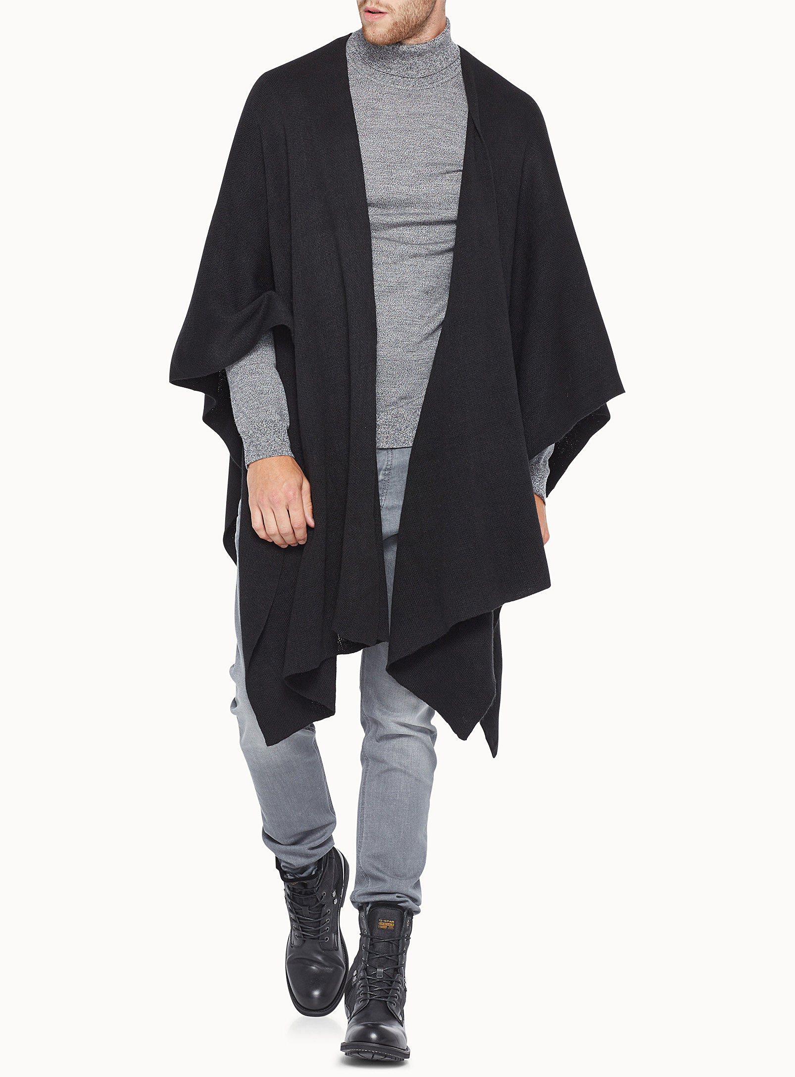 Le poncho pour homme est-il IN ou OUT ?