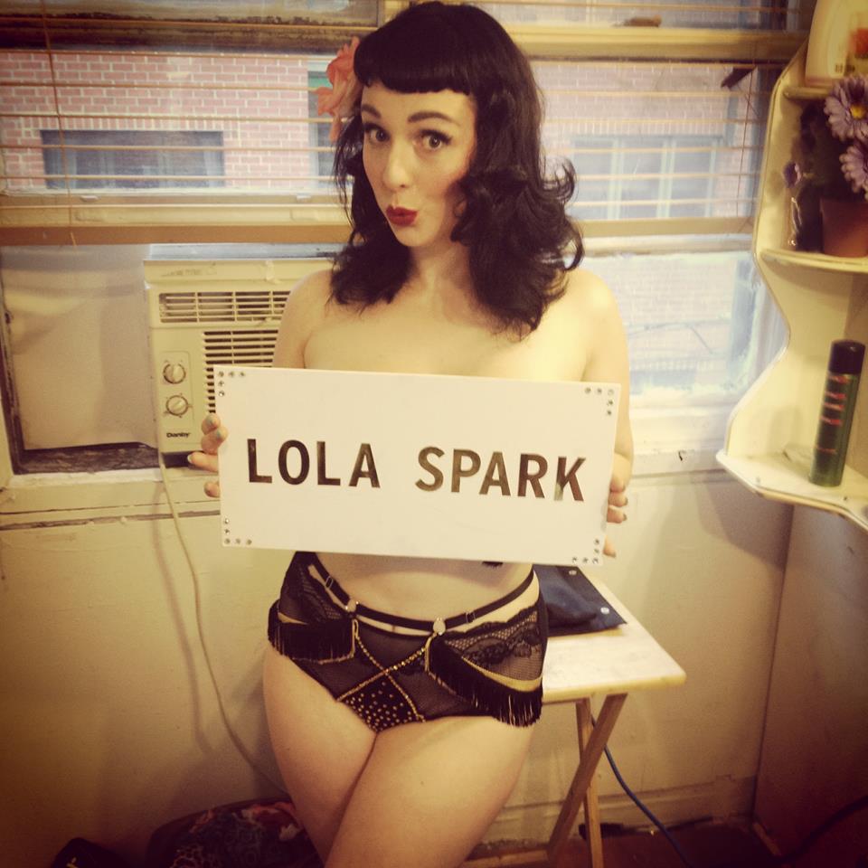 Lola Spark, effeuilleuse et artiste burlesque [Girl Crush 110]