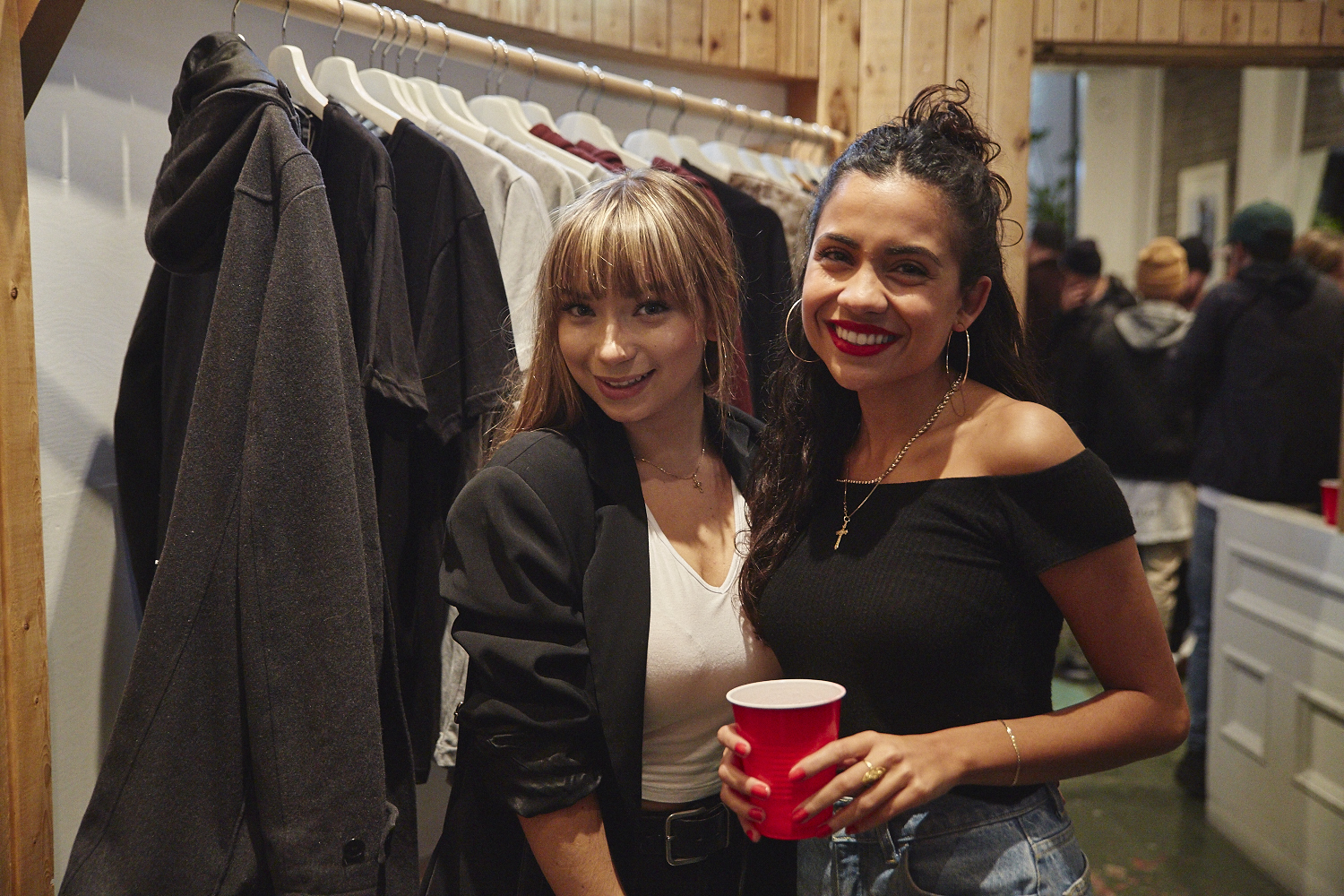 C'est Beau fête leur collection automne-hiver avec bière et barbier