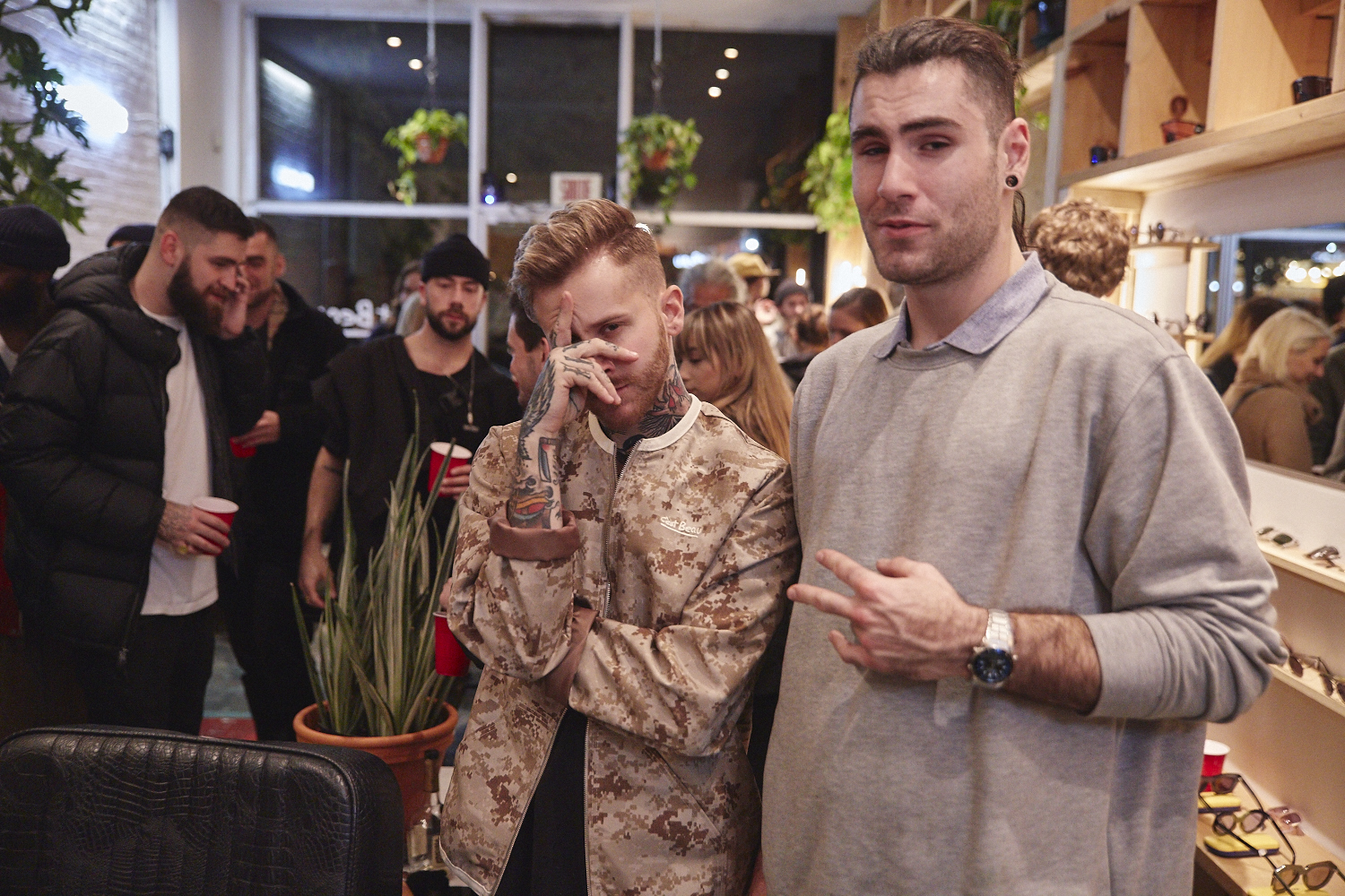 C'est Beau fête leur collection automne-hiver avec bière et barbier
