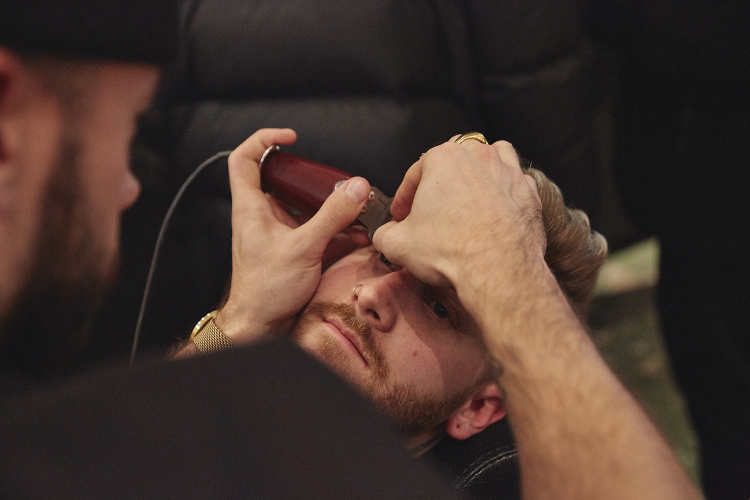 C'est Beau fête leur collection automne-hiver avec bière et barbier