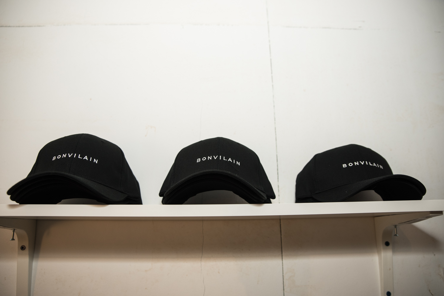 Bonvilain fête noël avec des marques locales lors d'un pop-up shop festif [Nos photos]