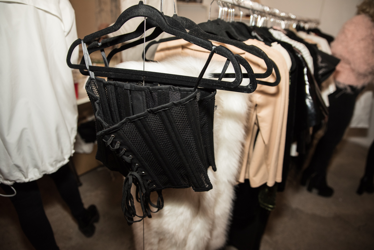 Bonvilain fête noël avec des marques locales lors d'un pop-up shop festif [Nos photos]