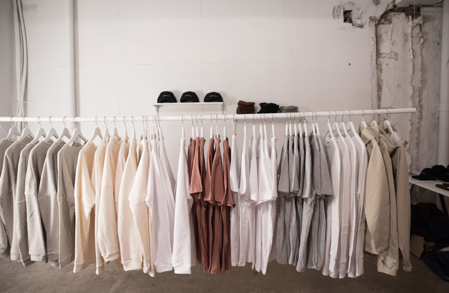 Bonvilain fête noël avec des marques locales lors d'un pop-up shop festif [Nos photos]