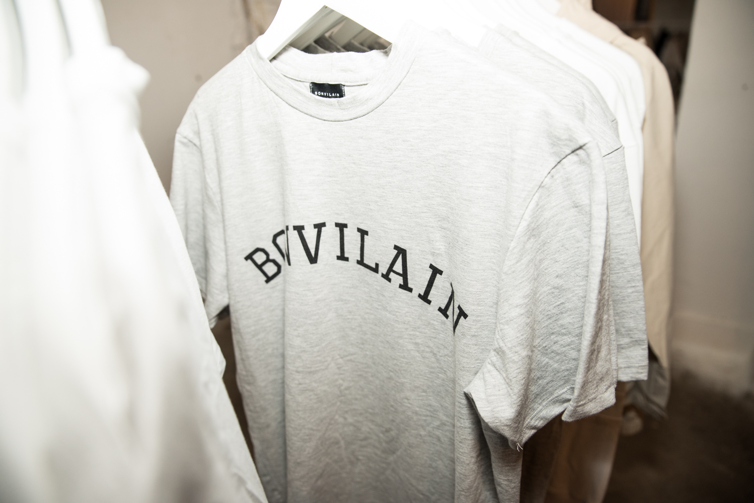 Bonvilain fête noël avec des marques locales lors d'un pop-up shop festif [Nos photos]