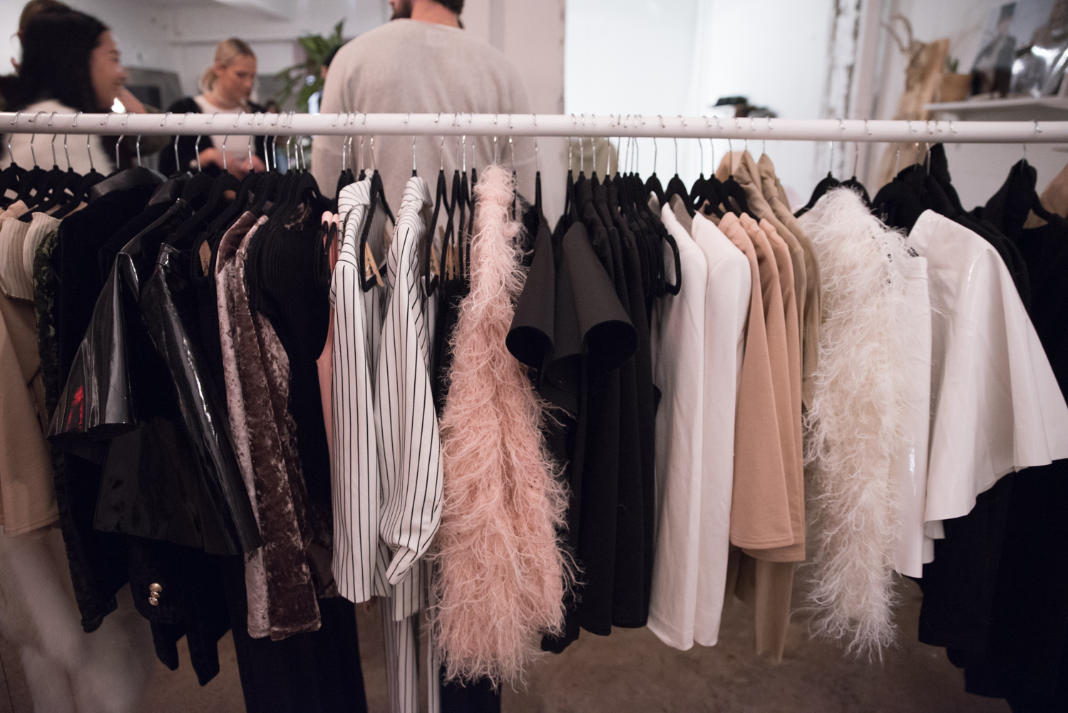 Bonvilain fête noël avec des marques locales lors d'un pop-up shop festif [Nos photos]