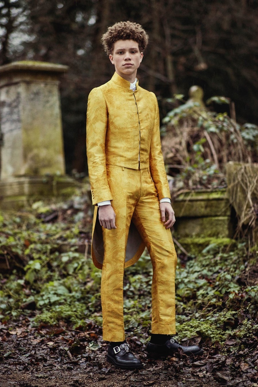 Alexander McQueen rend hommage à Oscar Wilde dans sa nouvelle collection