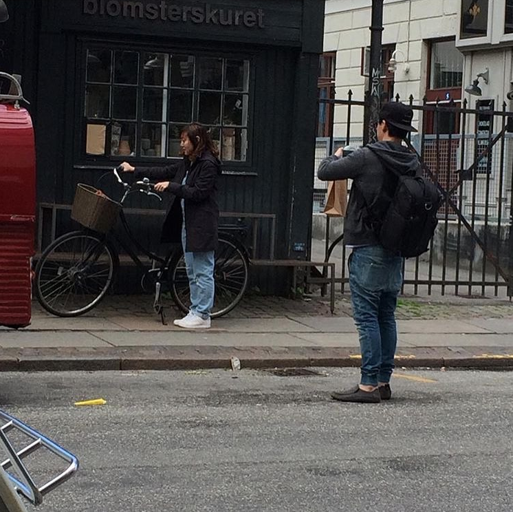 Boyfriends of Instagram, les assistants photos de l'ombre