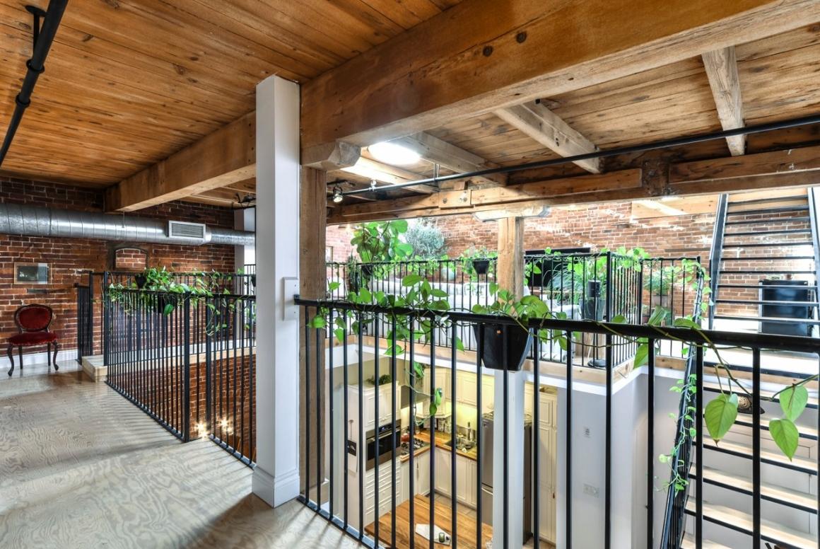 Le plus beau condo d'Hochelaga est lumineux, chaleureux et à vendre!