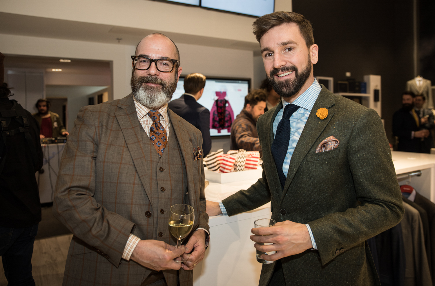 Surmesur ré-ouvre leur boutique pour homme en grand!