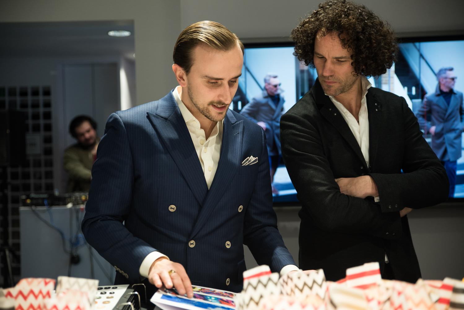 Surmesur ré-ouvre leur boutique pour homme en grand!
