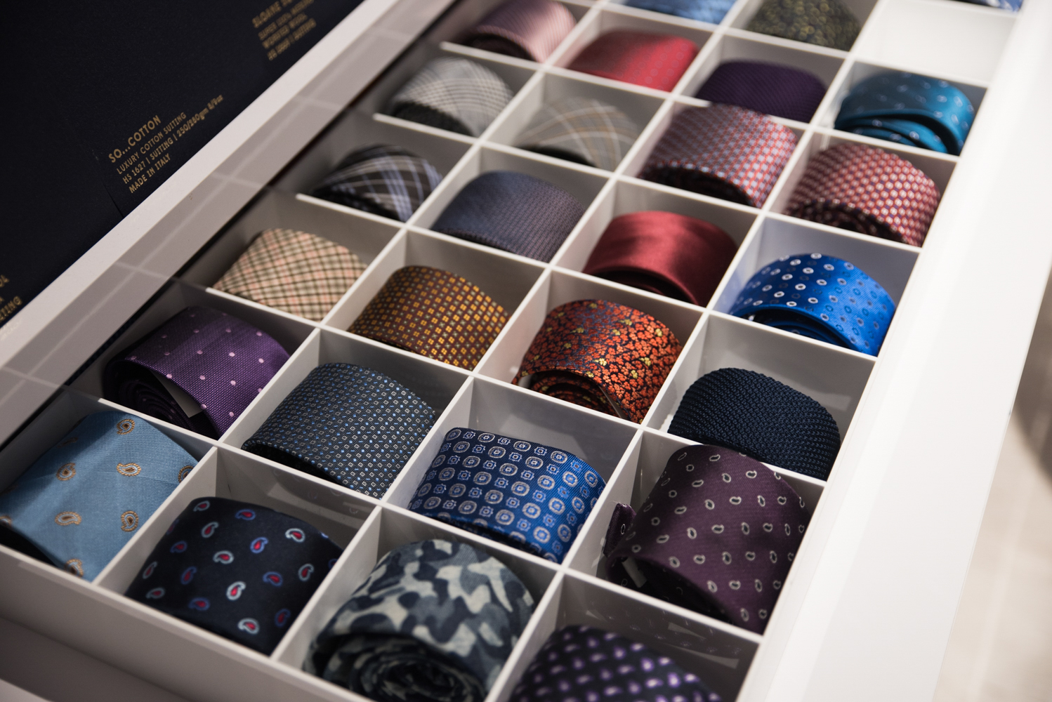 Surmesur ré-ouvre leur boutique pour homme en grand!
