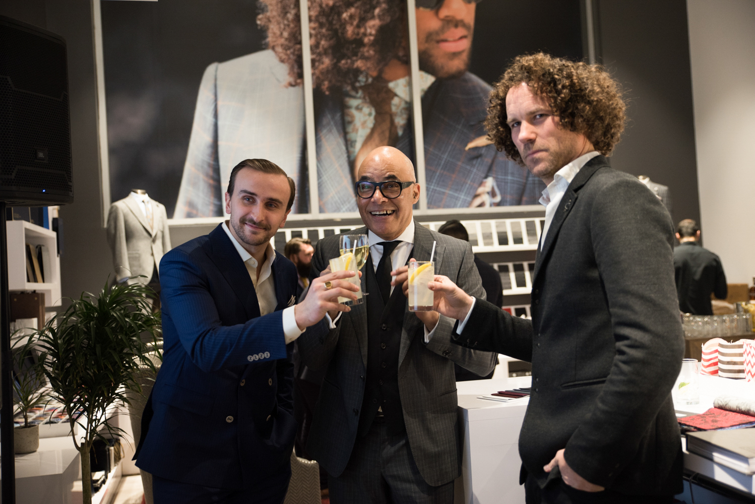 Surmesur ré-ouvre leur boutique pour homme en grand!
