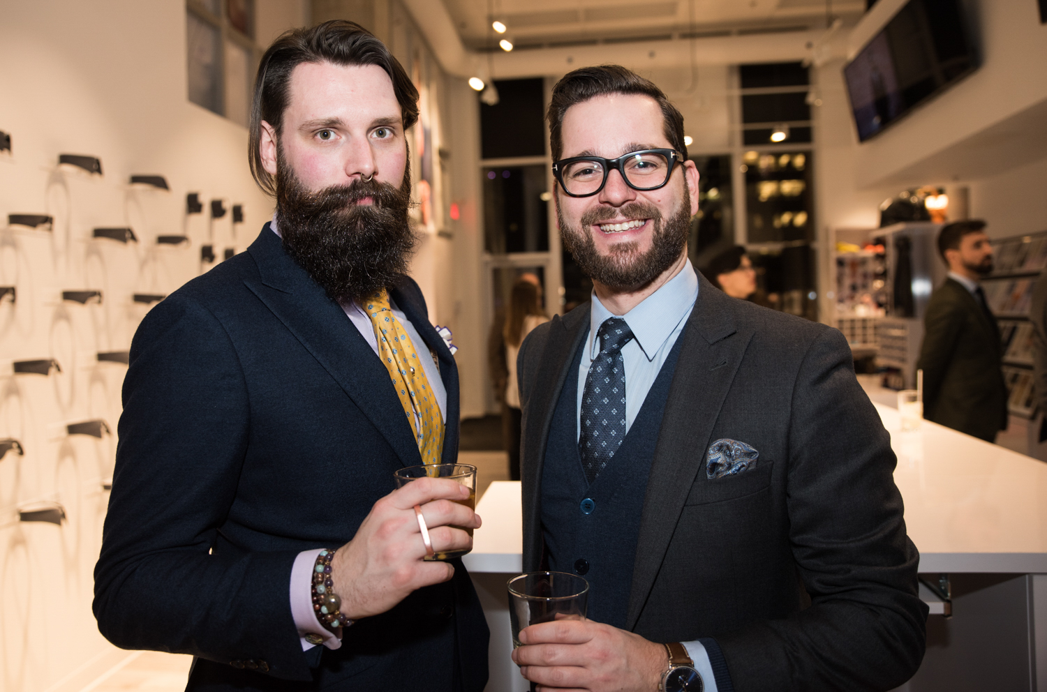 Surmesur ré-ouvre leur boutique pour homme en grand!