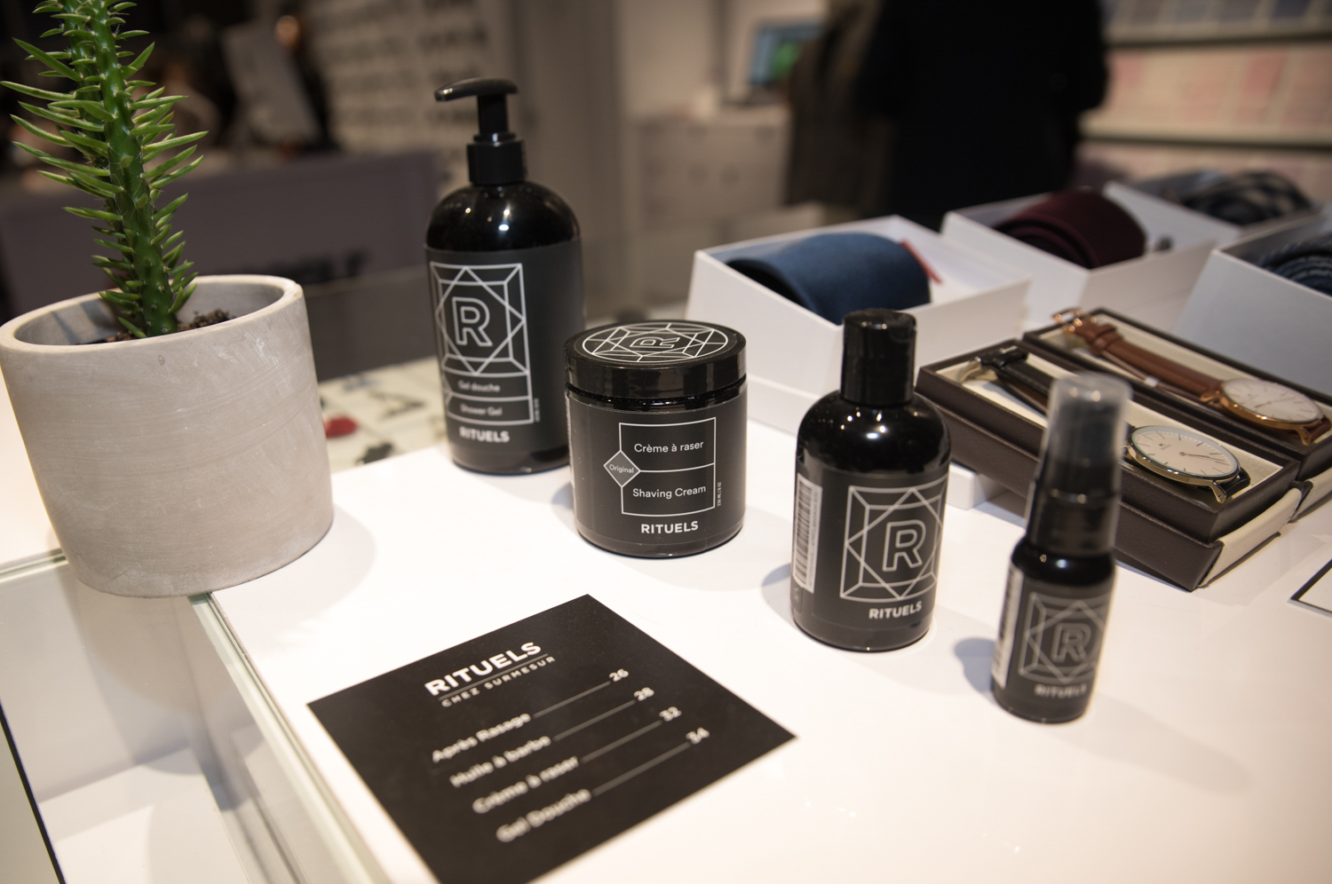 Surmesur ré-ouvre leur boutique pour homme en grand!