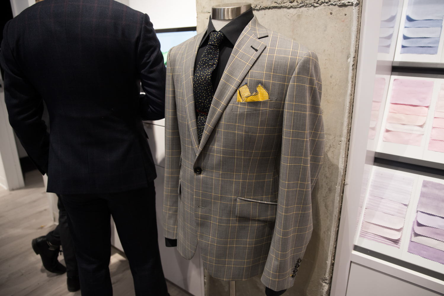Surmesur ré-ouvre leur boutique pour homme en grand!