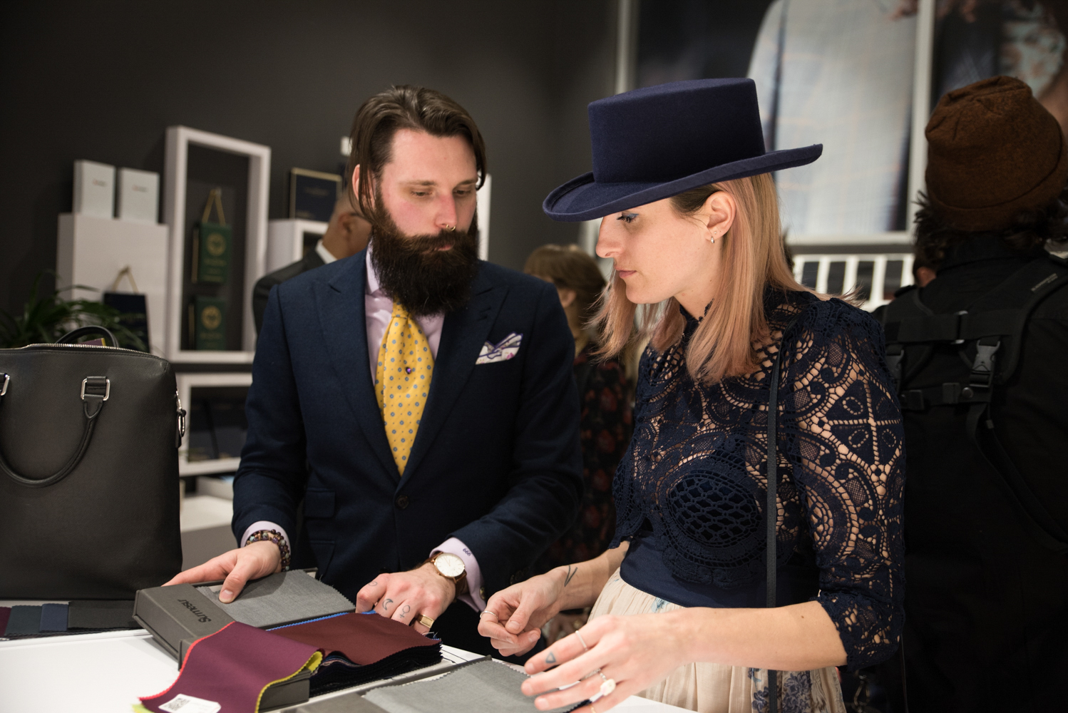 Surmesur ré-ouvre leur boutique pour homme en grand!