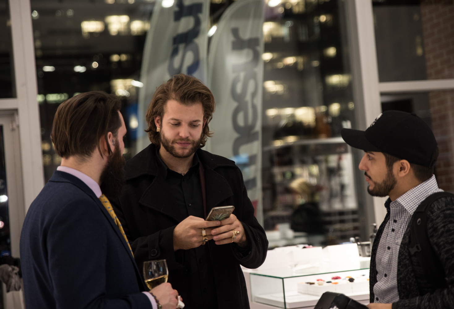 Surmesur ré-ouvre leur boutique pour homme en grand!