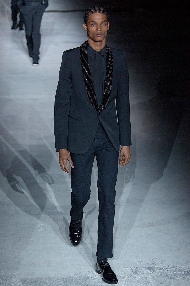 Saint Laurent dévoile sa collection automne/hiver 2017 et on bave