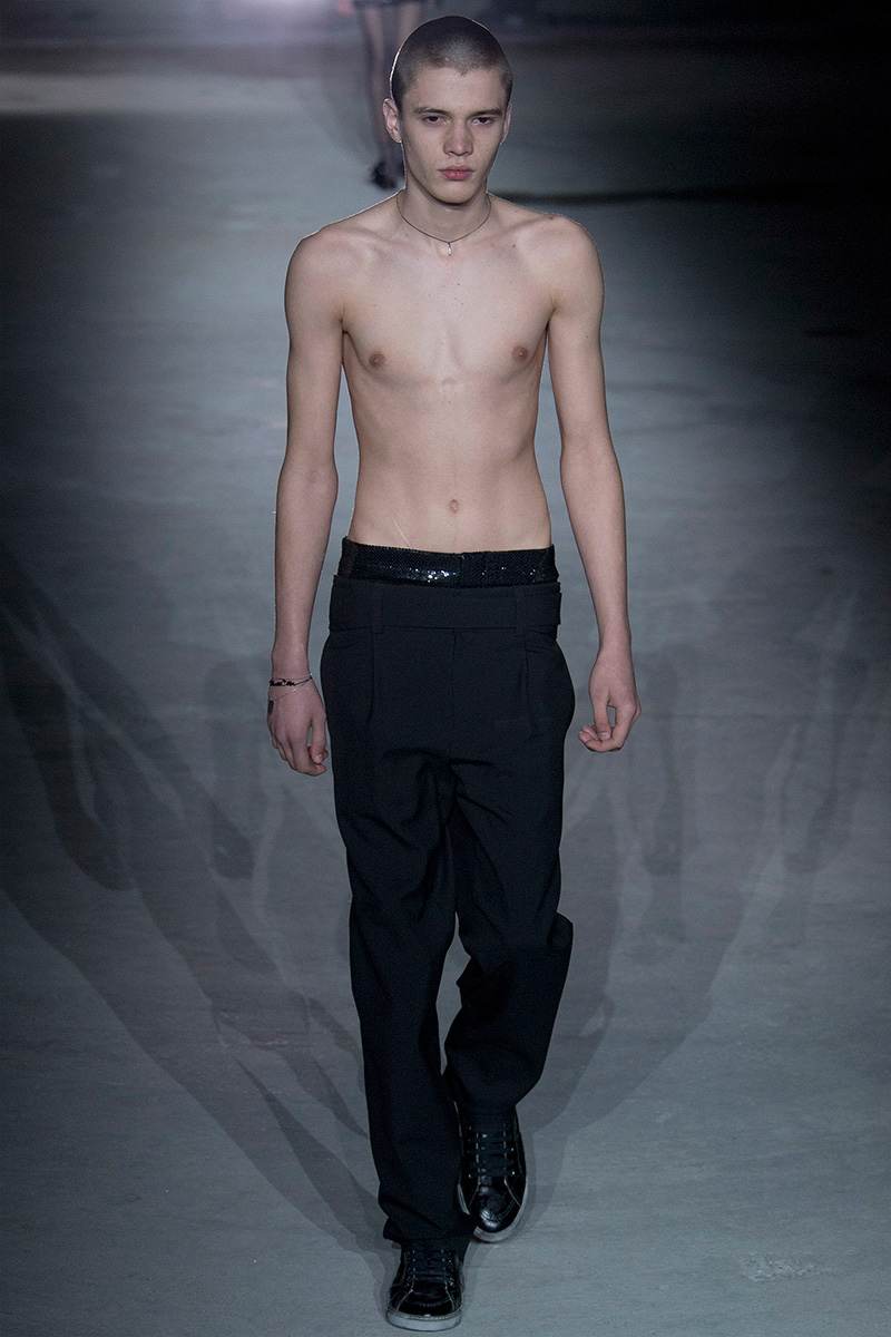 Saint Laurent dévoile sa collection automne/hiver 2017 et on bave