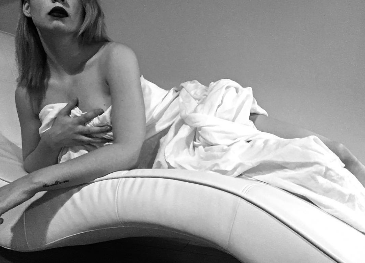 Valérie Carpentier, la charmante chanteuse à la voix d'or [Girl Crush 0129]