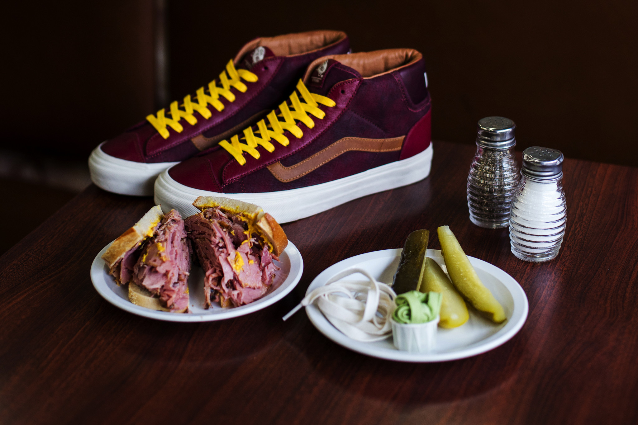 Vans et OTH lance un soulier qui ressemble drôlement à un smoked meat