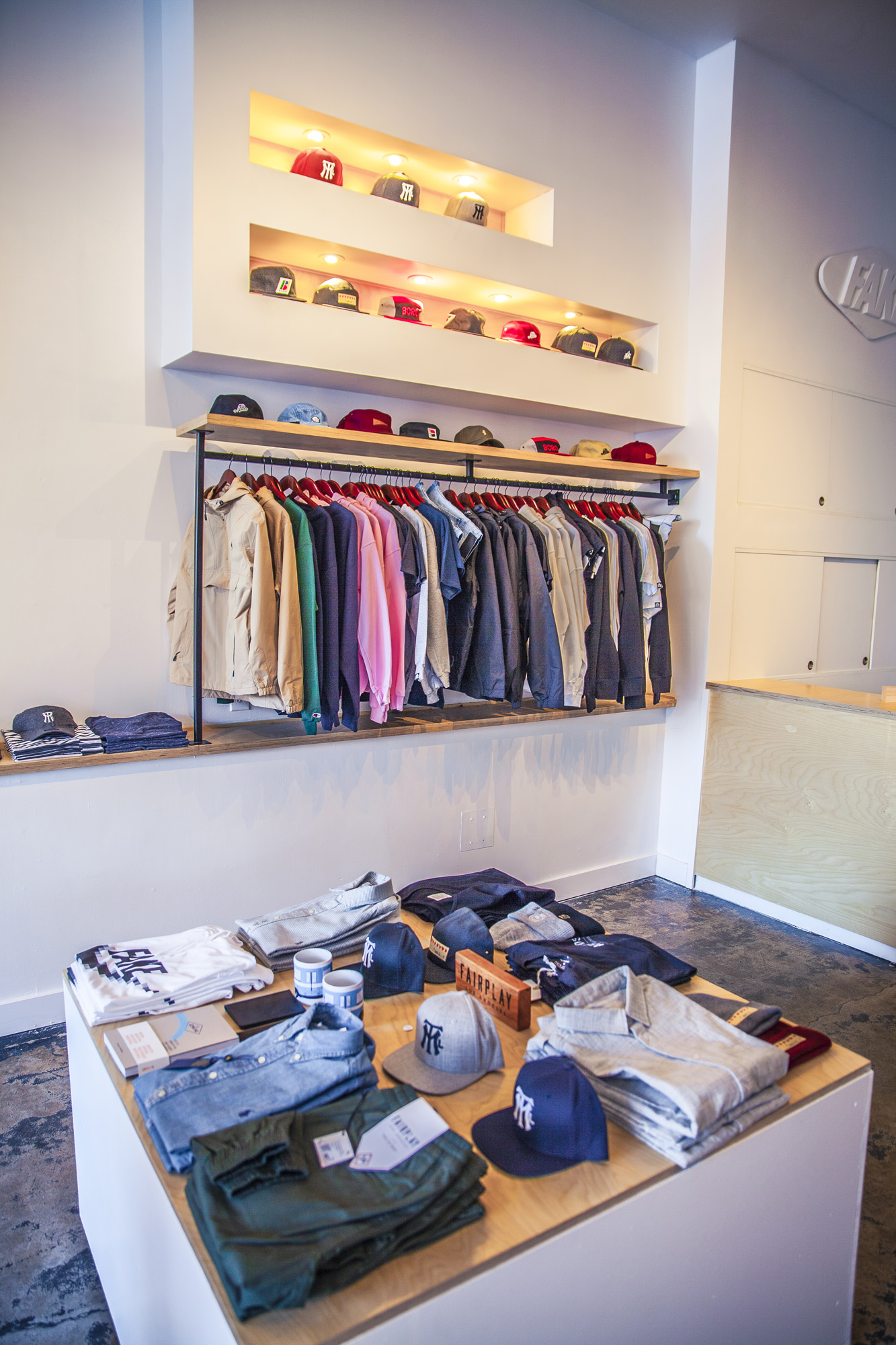 ARTGANG ouvre une folle boutique avec café et sneakers